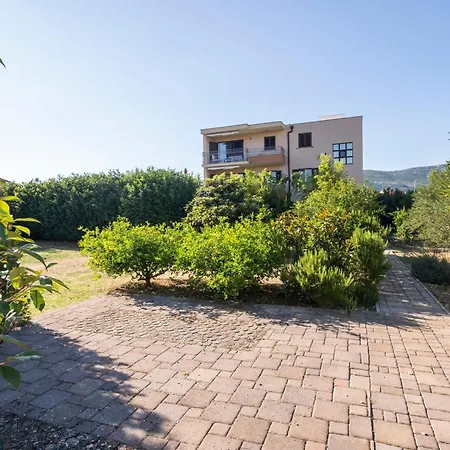شقة With Swimming Pool Kastel Stafilic, - 24312 Kaštela