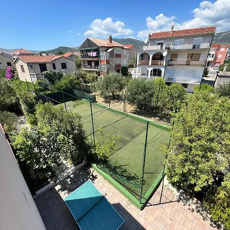 With Swimming Pool Kastel Stafilic, - 24312 *