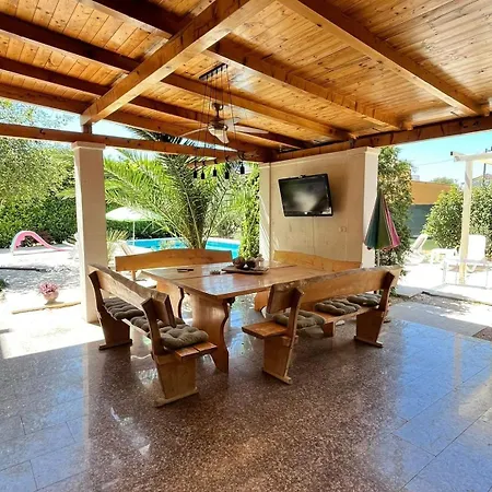 With Swimming Pool Kastel Stafilic, - 24312 شقة *